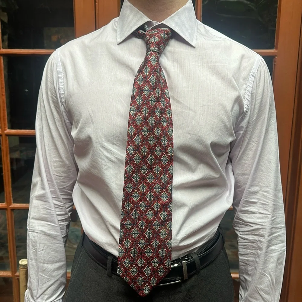 Ermenegildo Zegna Signature Red Blue 100% Silk Jacquard Tie